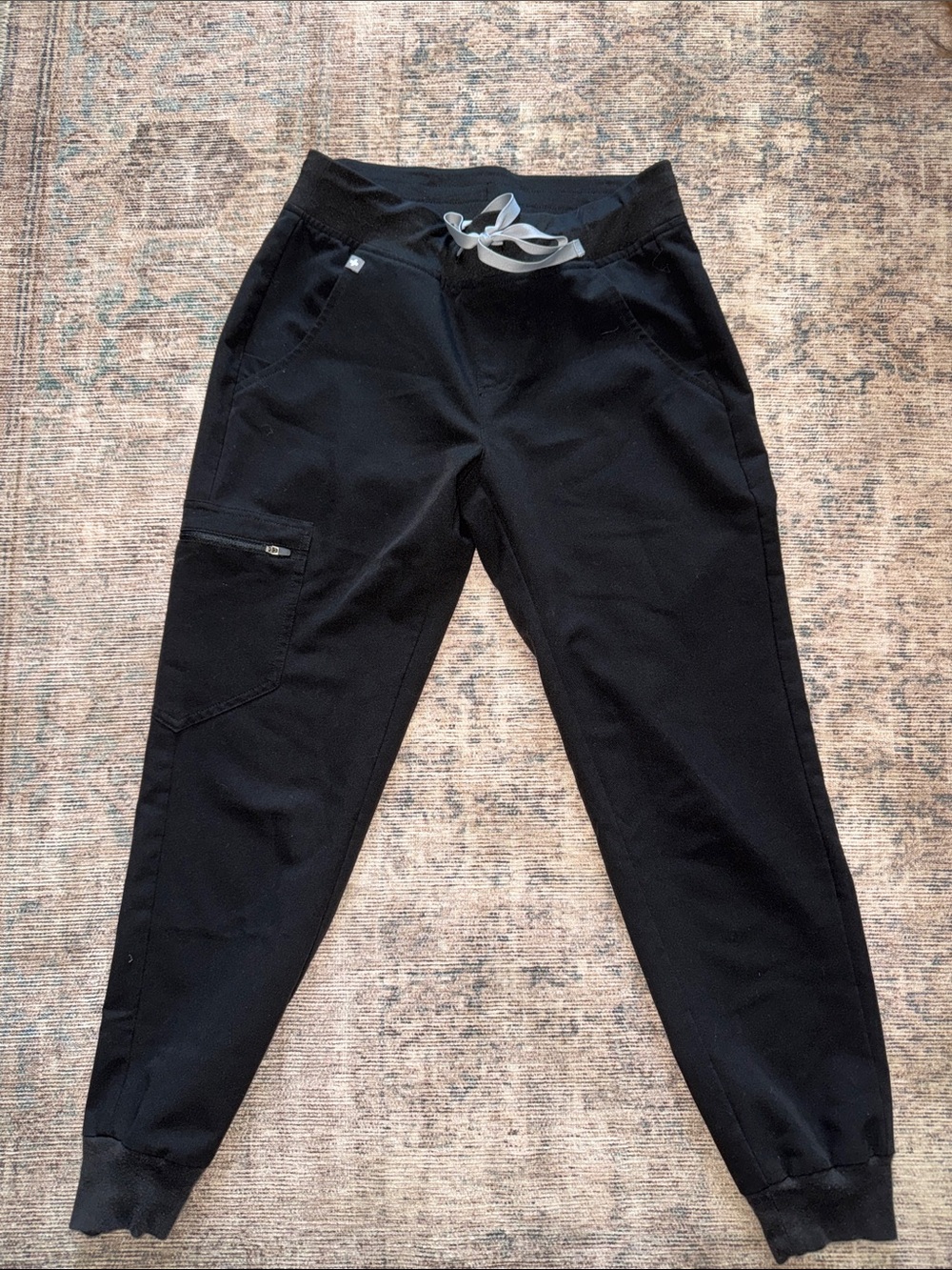 Figs Women's Black Ankle Jogger Scrub Pants